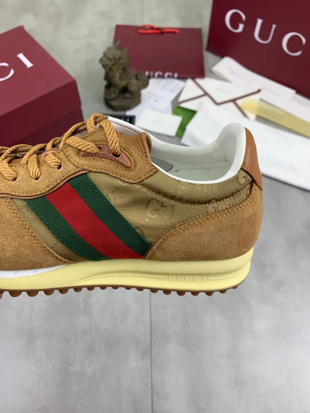 Men's shoes 💰P640 New Gucci Gucci Top version Latest catwalk style Re-Motion series Thick-soled casual sports shoes Original purchase and development ▪️Fabric: Original custom imported first-layer cowhide ▪️Sole: Original molded TPU material ▪️Sole thickness: 3.5CM ▪️Size: Men 39-45 Color: 8️⃣ colors available, boutique packaging
